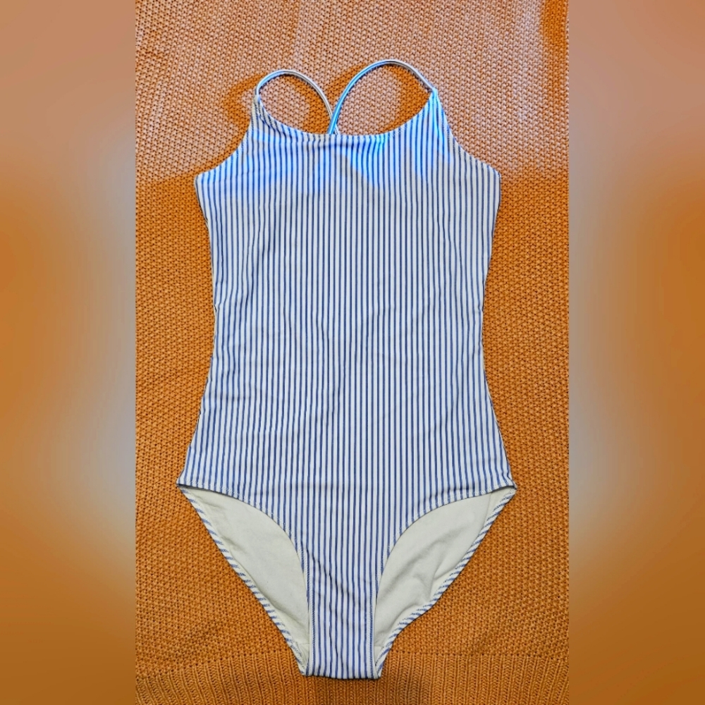 H&M size 12-14Y bathing suit